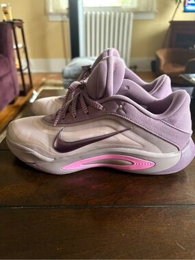 Women's Nike A’one A’ja Basketball Shoes Size 6.5
